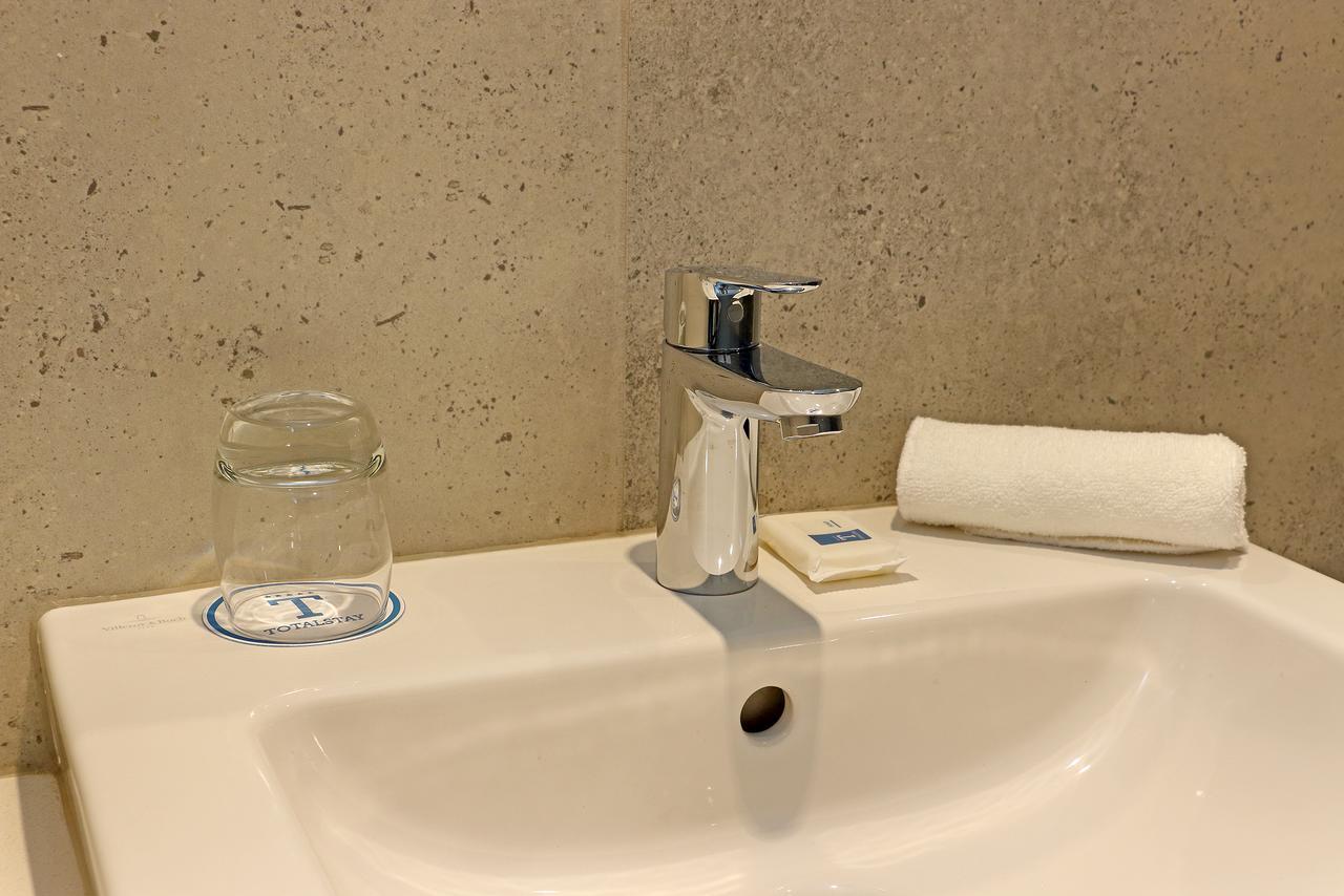Chelsea Luxury Suites Kaapstad Buitenkant foto